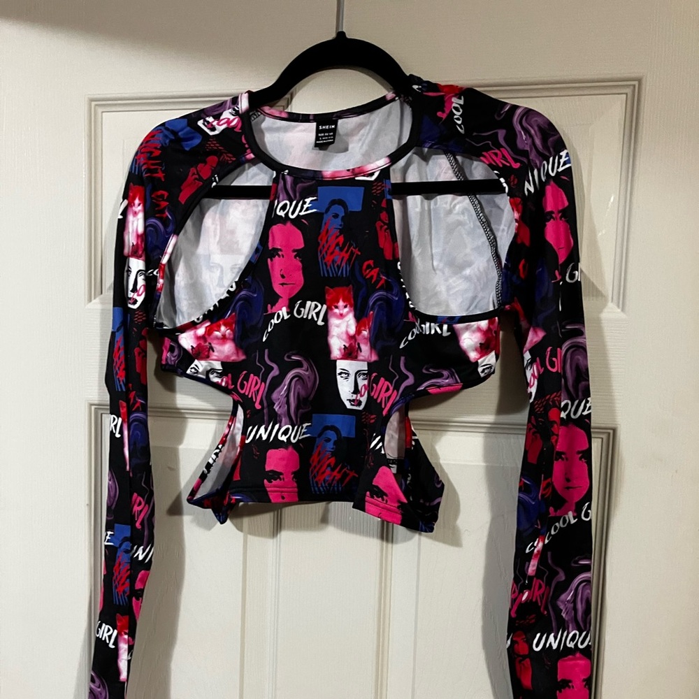 Graphic cutout long sleeved t-shirt I vibrant colours